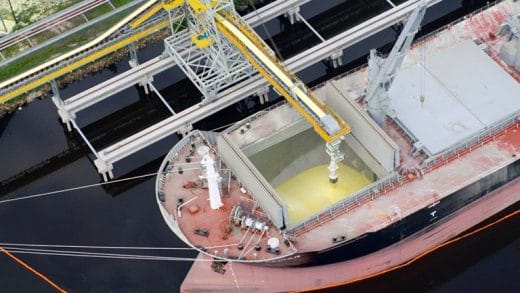 能够安全可靠地处理高容量硫磺颗粒的船舶装载机